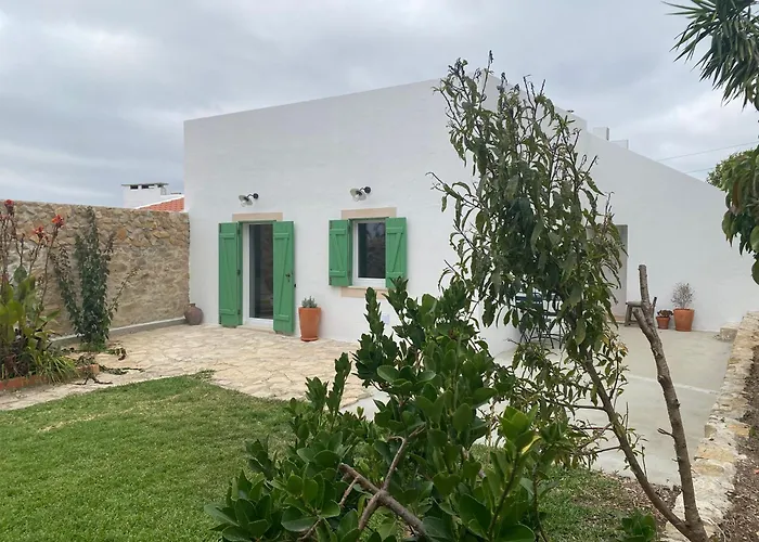 Дом отдыха Casas Lentas Slow Living-obidos *